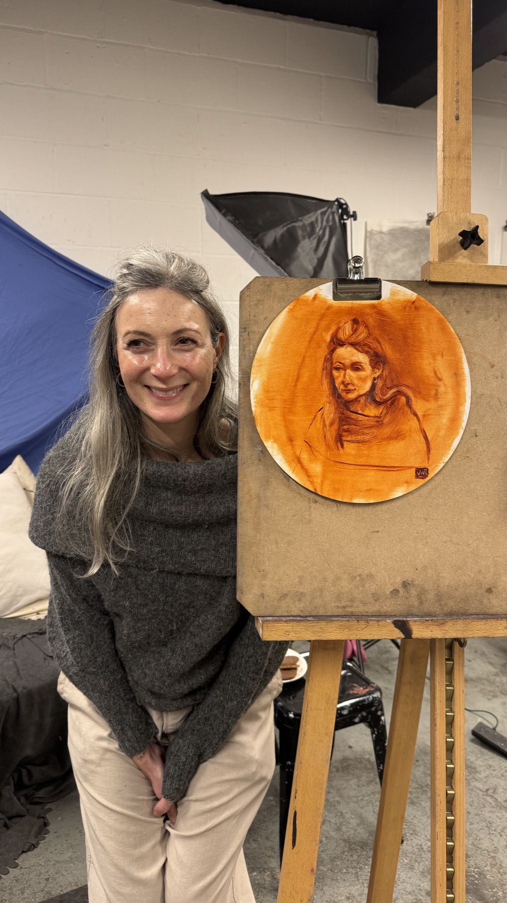 Vivi painting Ellie alla prima